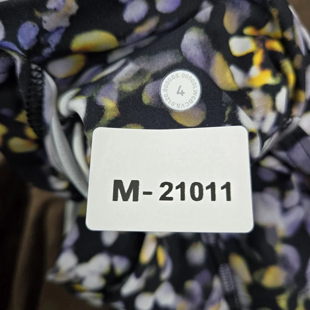 Lululemon‎ Women Activewear Pants 4 Black Floral Fast Free Crop II Yoga Legging